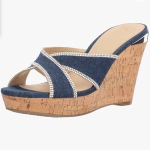 Guess Women's Eleonora3 Wedge Sandal - 10